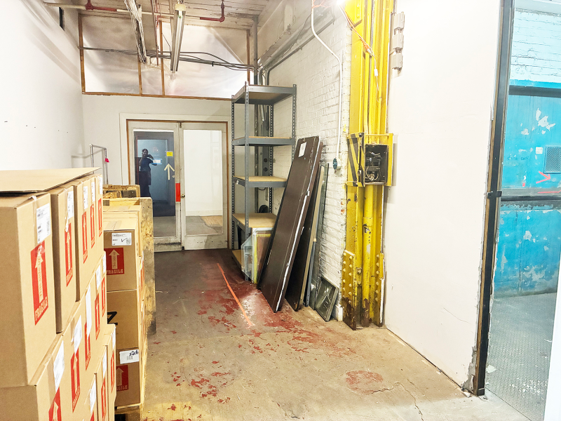 $550 three person share of a sunny huge 860 sq ft studio /Greenpoint G stop