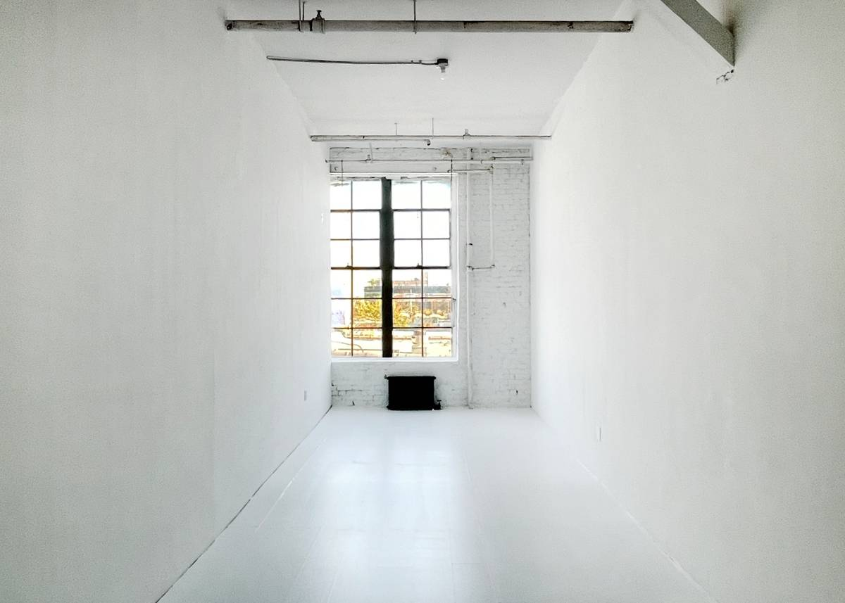STUDIO 217: LARGE ART STUDIO W WINDOW & VINYL FLOOR BROOKLYN L TRAIN