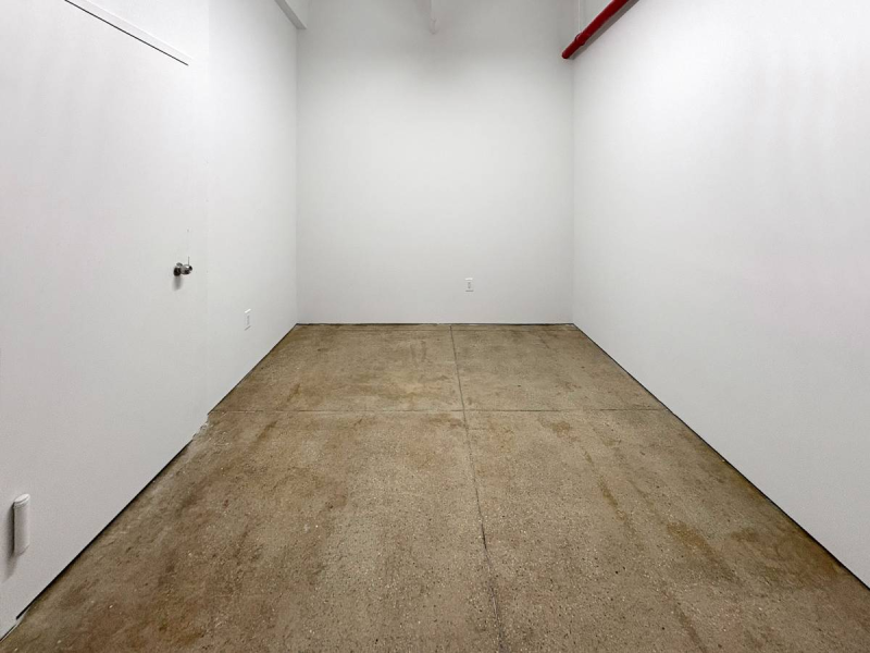 STUDIO 2451: BUDGET-FRIENDLY ART STUDIO PROFESSIONAL MIDTOWN MANHATTAN