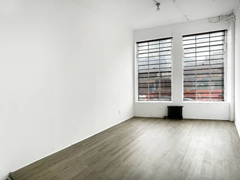 STUDIO 103: BRIGHT ART STUDIO W LARGE WINDOWS BROOKLYN L TRAIN