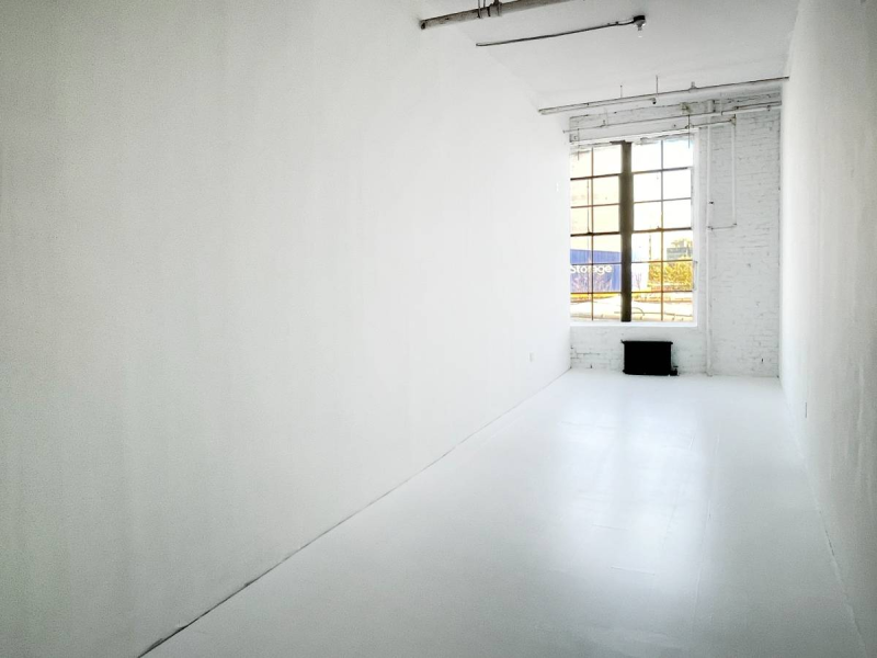 STUDIO 217: LARGE ART STUDIO W WINDOW & VINYL FLOOR BROOKLYN L TRAIN