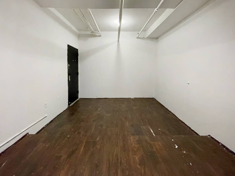 STUDIO 011: BUDGET MUSIC PRODUCTION STUDIO IN CREATIVE BUILDING BROOKLYN