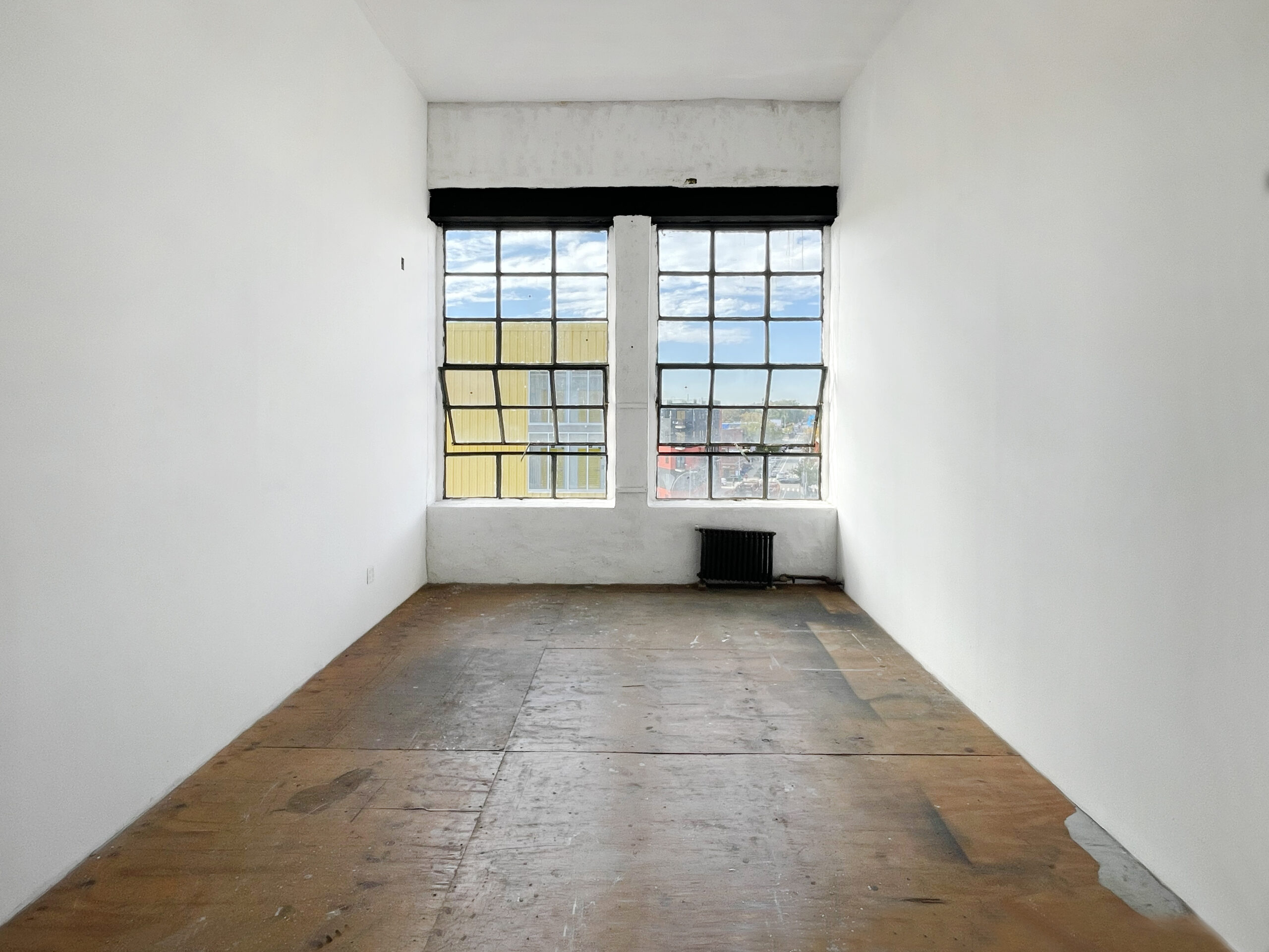 STUDIO 409: BUDGET-FRIENDLY & BRIGHT ART STUDIO W WINDOW BROOKLYN