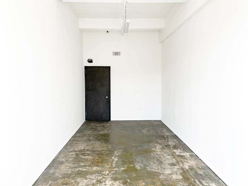 STUDIO 102: LARGE FULL OF LIGHT ART STUDIO W WINDOWS RIDGEWOOD L TRAIN