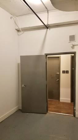 Private Office / Art Space in Greenpoint (117D #113)