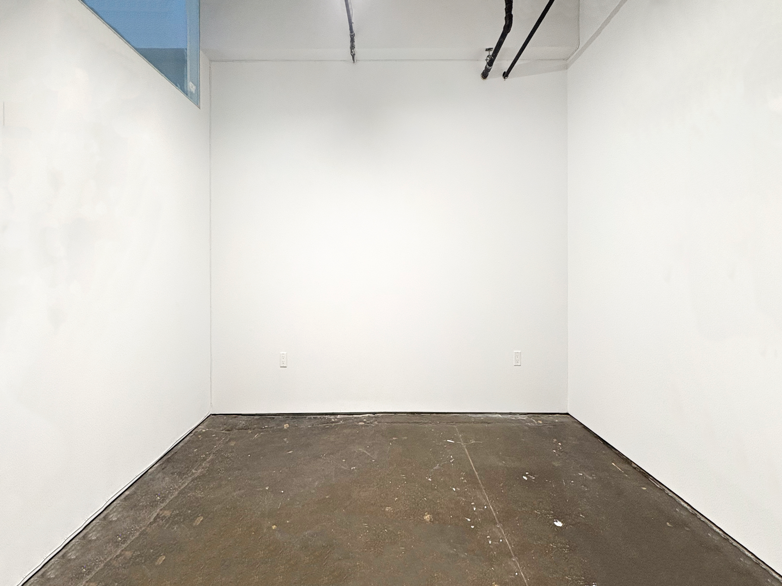 STUDIO 159: BUDGET-FRIENDLY & SPACIOUS ART STUDIO INDUSTRIAL BUILDING L TRAIN