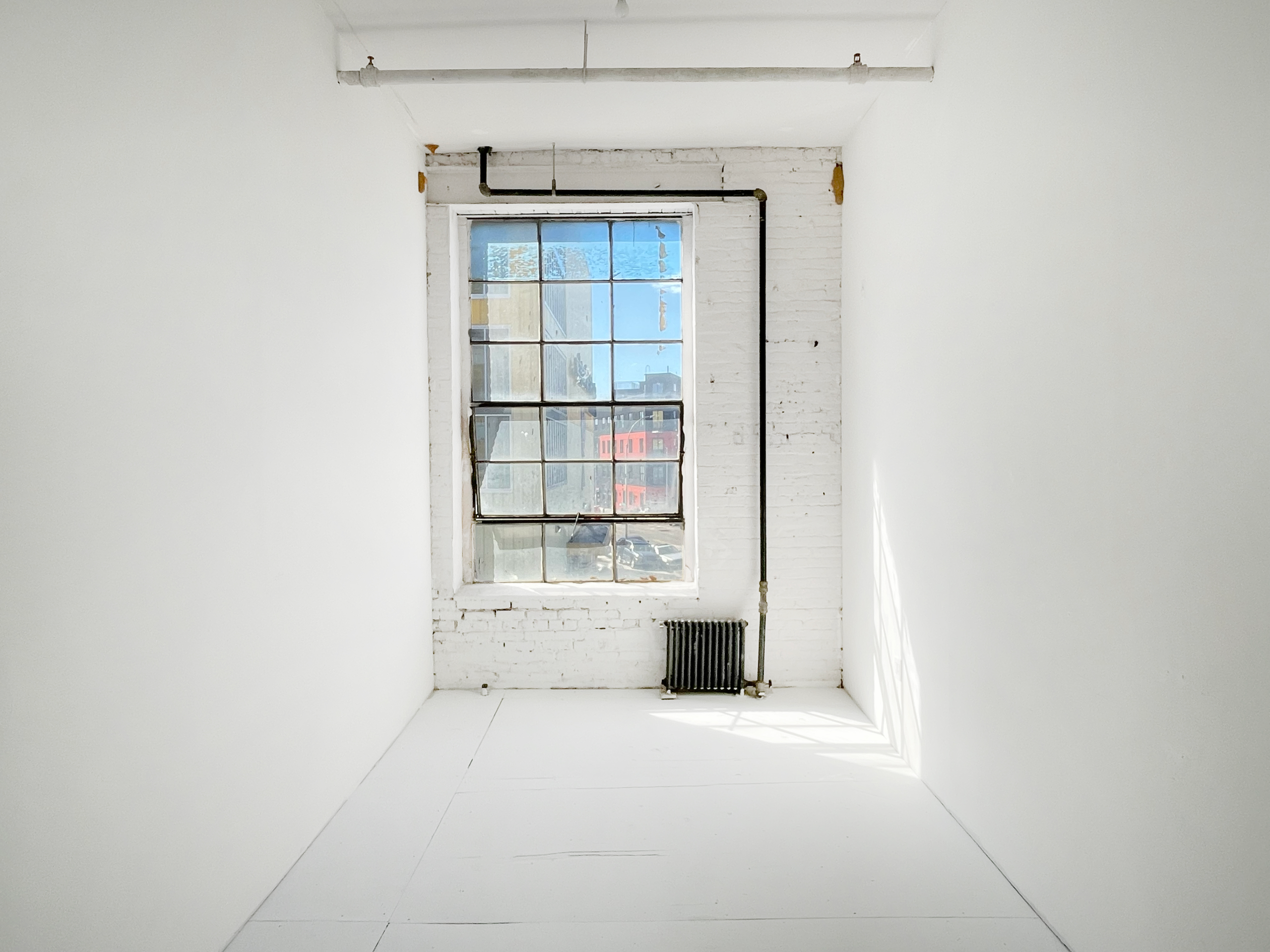 STUDIO 208: SUNLIT BROOKLYN ART STUDIO WITH CLASSIC INDUSTRIAL CHARM