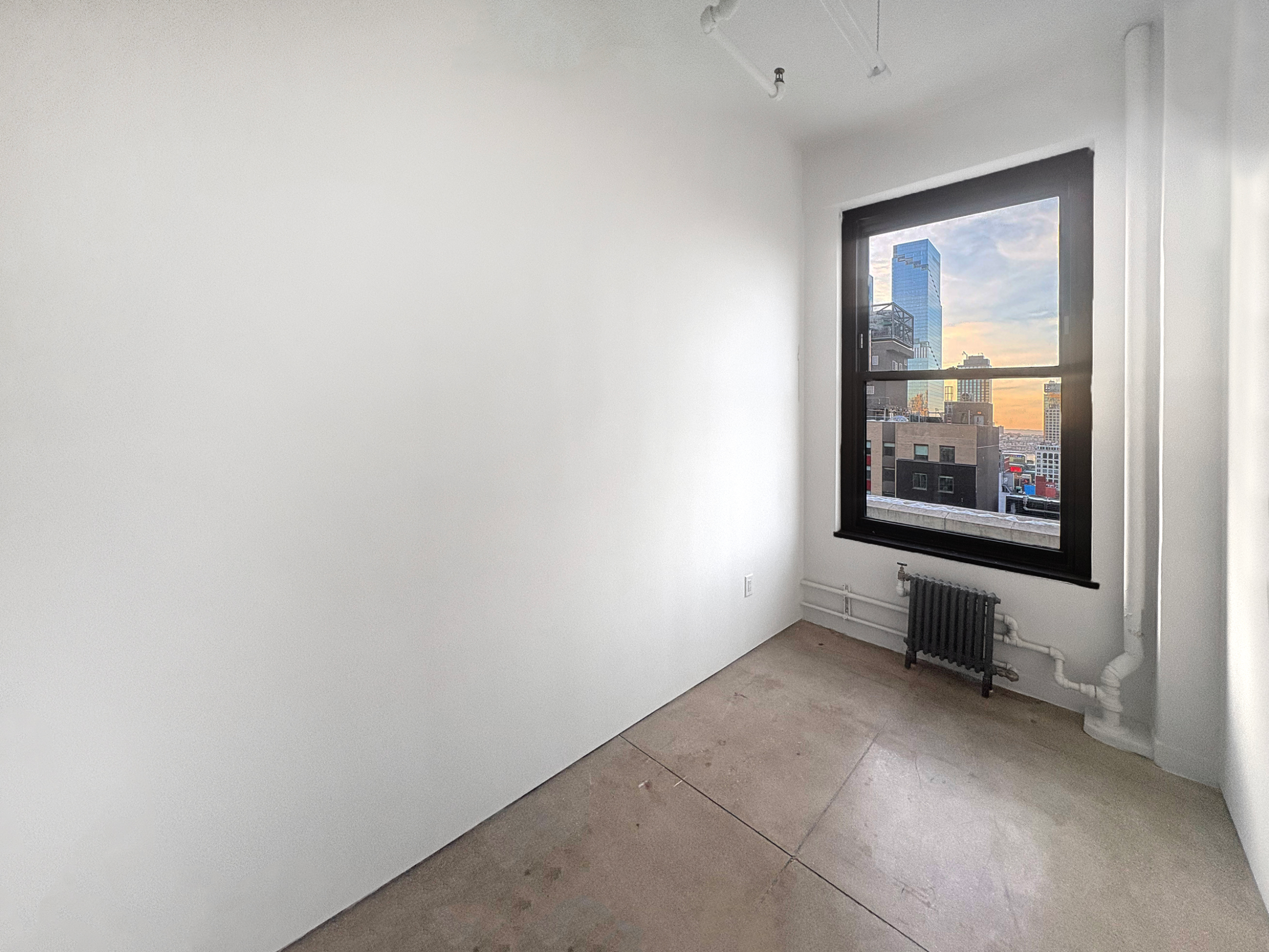 STUDIO 2405B: MIDTOWN STUDIO 4 DESIGNER, ARTIST & CREATIVE ON A BUDGET