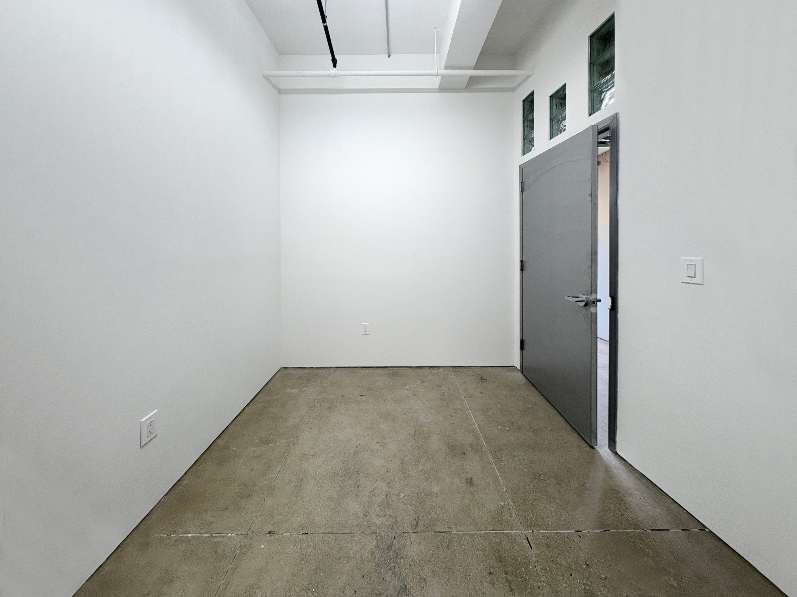 STUDIO 2436: BUDGET FRIENDLY CREATIVE STUDIO SPACE IN THE HEART OF NYC