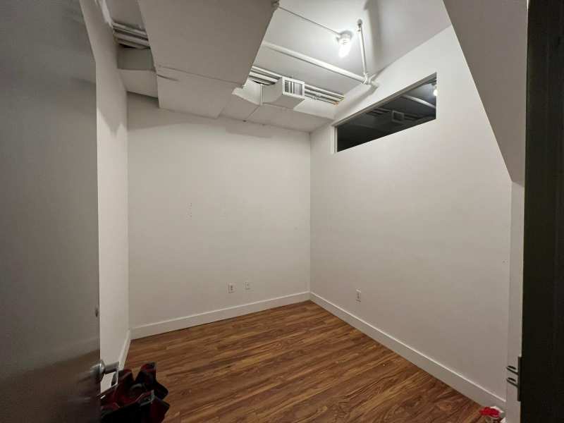 Private Studio/Office in Greenpoint – 24/7 Access! (252J #129)