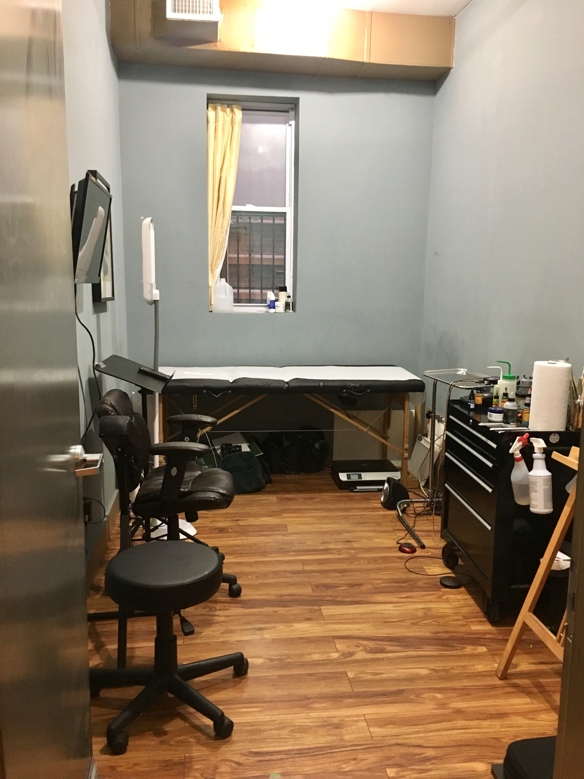 Private 1st Floor Office / Workshop with Window (252J #134)
