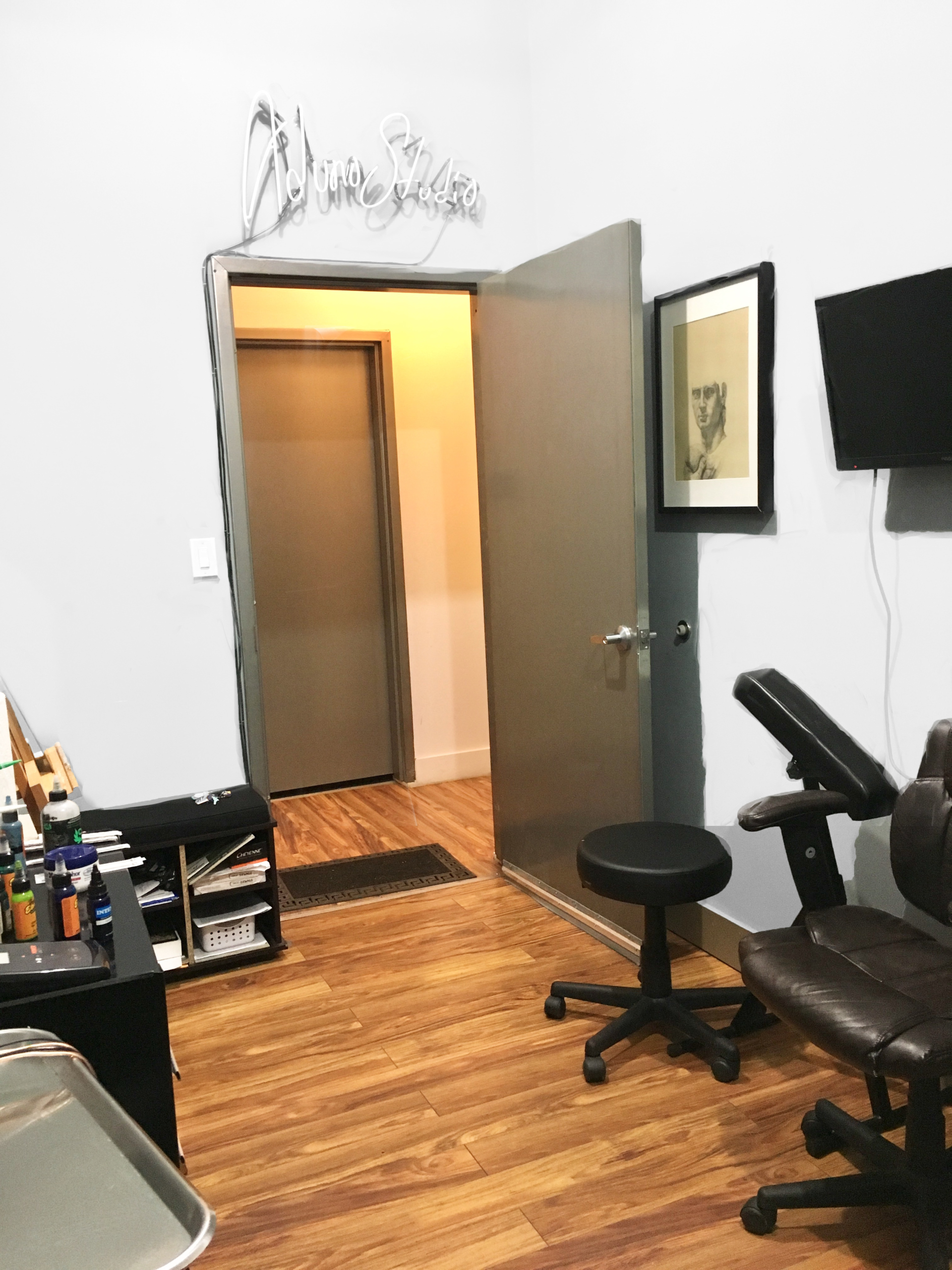Private 1st Floor Office / Workshop with Window (252J #134)