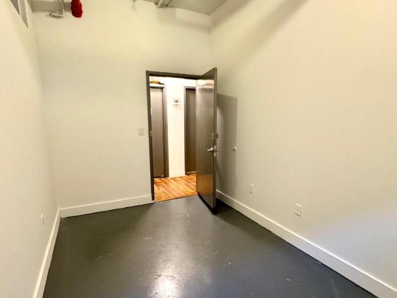 Private Studio or Office Available | 24/7 Access + WiFi (252J#130)