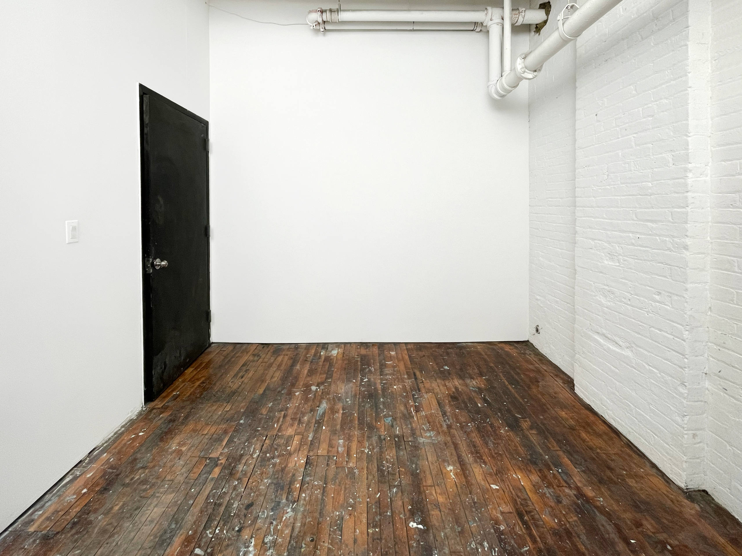 STUDIO 270: SPRIME ART STUDIO W/ GREAT LIGHT & EASY ACCESS- L TRAIN RIDGEWOOD