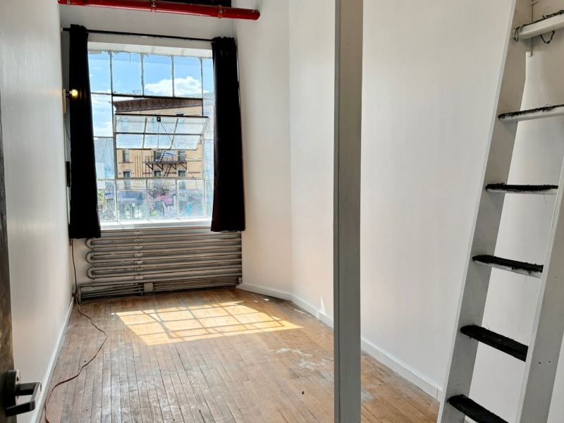 ART STUDIOS - 7/01 - Utilities Included - 3-month min - Myrtle Wyckoff L + M trains, B54, Q55 buses