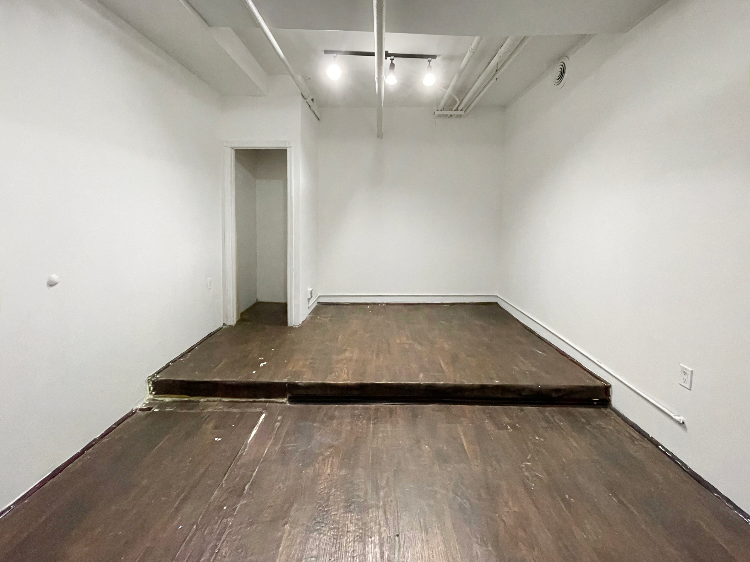 STUDIO 002: RECORDING/REHEARSAL STUDIO IN SOUNDPROOF BASEMENT L TRAIN