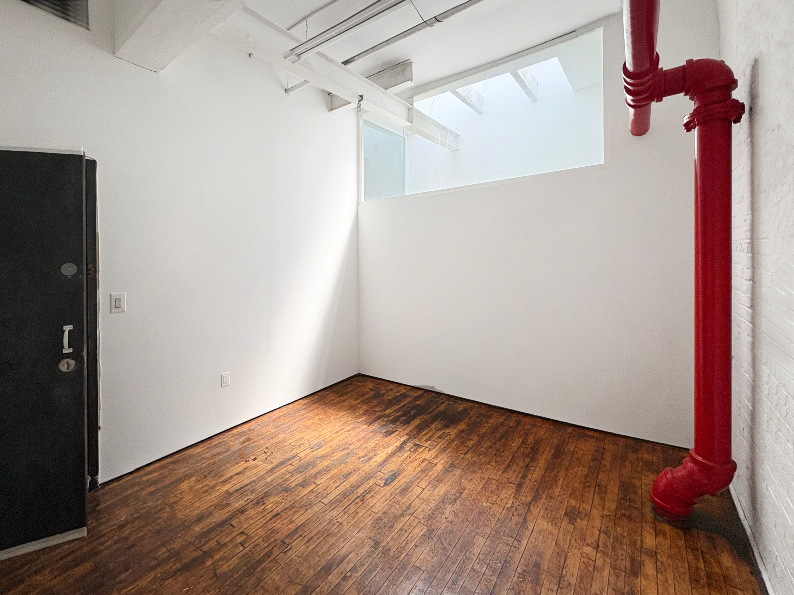 STUDIO 267: BUDGET-FRIENDLY ART STUDIO SPACE L TRAIN RIDGEWOOD