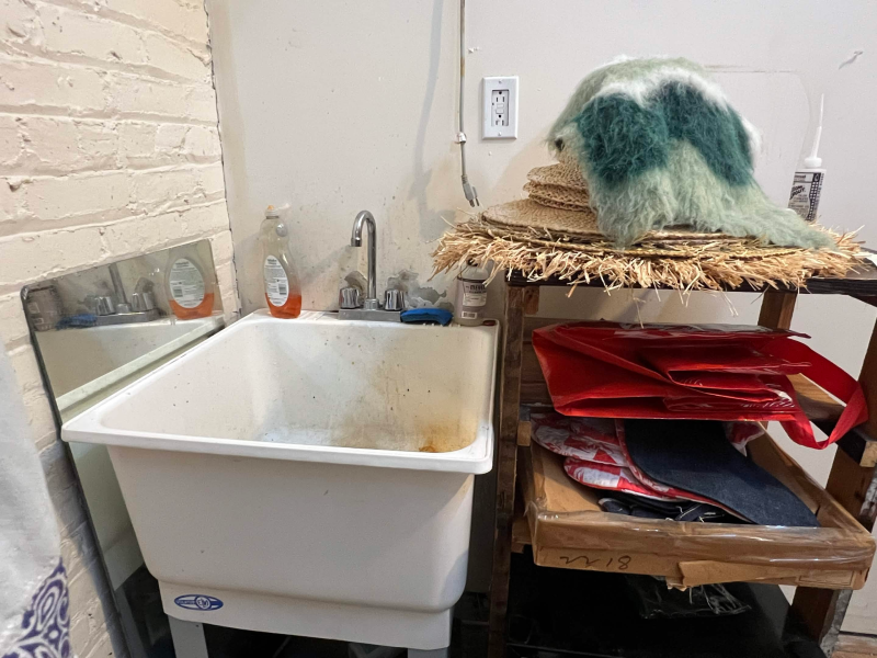 4𝓕𝓣 𝔁 4𝓕𝓣 𝓜𝓲𝓷𝓲 𝓢𝓽𝓾𝓭𝓲𝓸 in 600 SQ FT INDUSTRIAL SEWING CO-OP