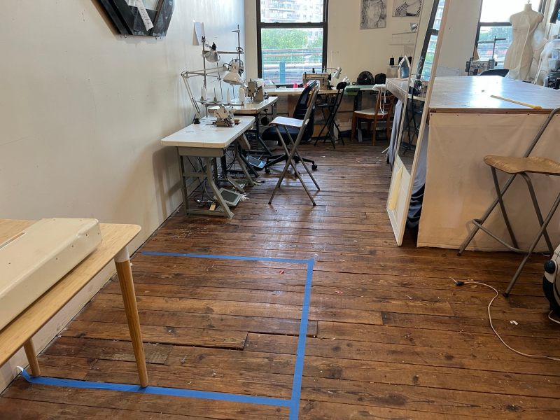 4𝓕𝓣 𝔁 4𝓕𝓣 𝓜𝓲𝓷𝓲 𝓢𝓽𝓾𝓭𝓲𝓸 in our 600 SQ FT Industrial sewing cooperative!