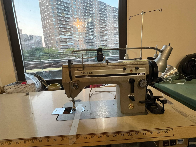 4𝓕𝓣 𝔁 4𝓕𝓣 𝓜𝓲𝓷𝓲 𝓢𝓽𝓾𝓭𝓲𝓸 in our 600 SQ FT Industrial sewing cooperative!