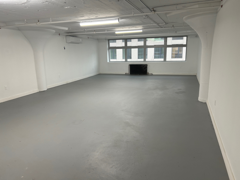 800 SF Studio, Newly renovated building, large window, AC