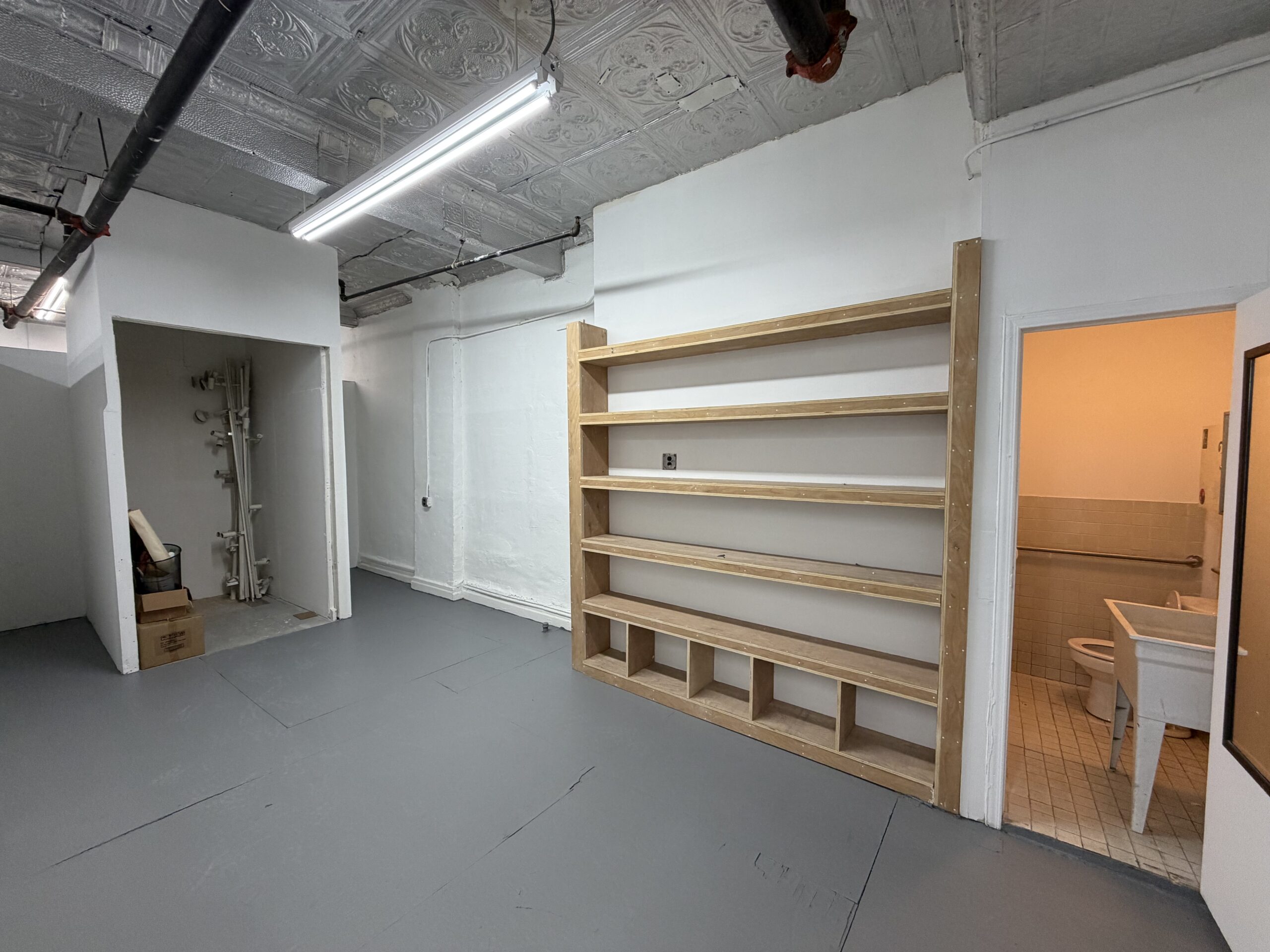 Bright Artist Studio in an Artistic building By Owner