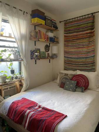 Room in Crown Heights!