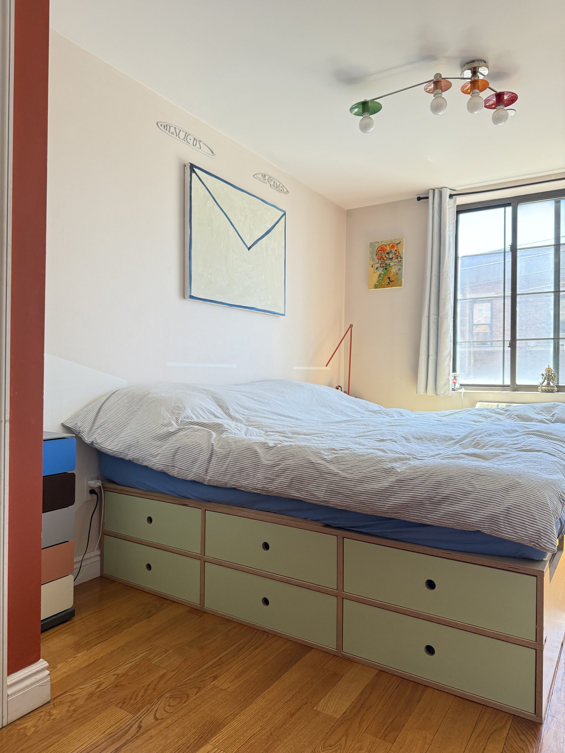 RIDGEWOOD Bright Beautiful New 1br Apt - close to L&M Train