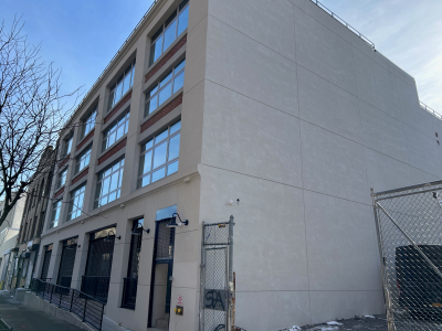 800 SF Studio, Newly renovated building, large window, AC