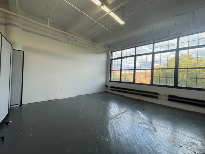 400sqft Artist Studio (semi Private)