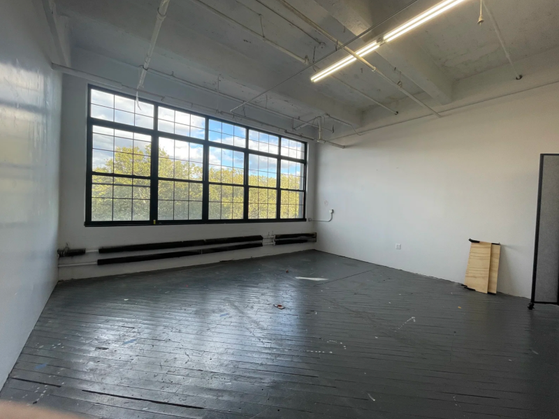 400sqft Artist Studio (semi Private)
