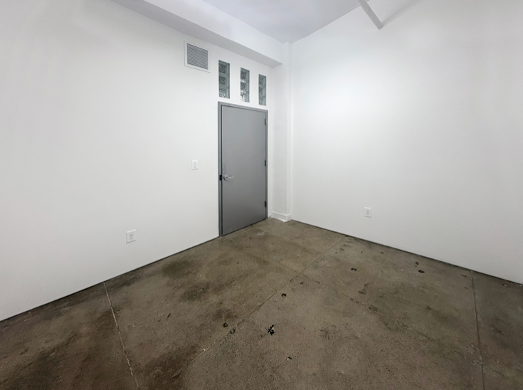 STUDIO 2426: AFFORDABLE ARTIST CREATIVE STUDIO MIDTOWN MANHATTAN