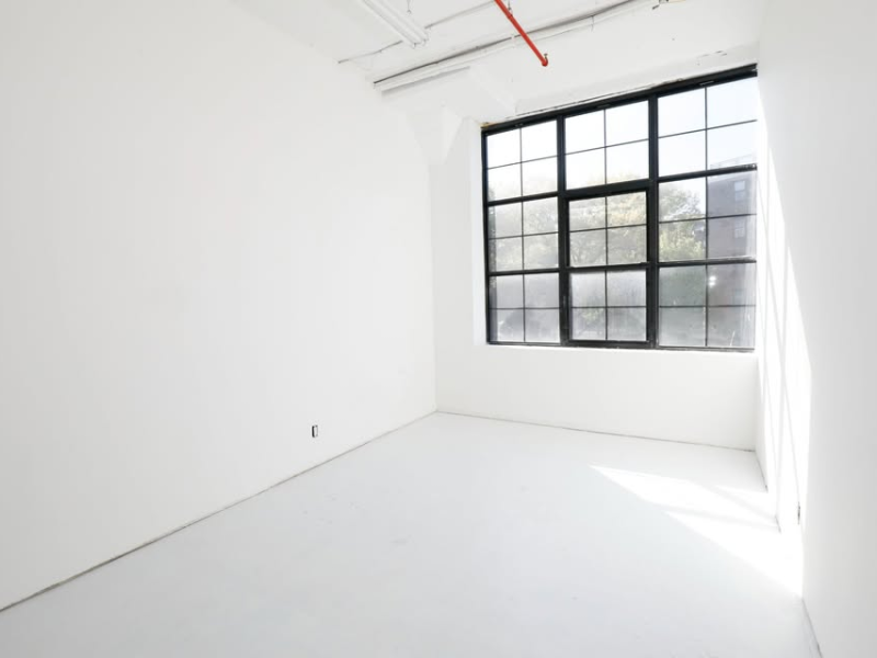 BRAND NEW BRIGHT CLEAN ARTIST STUDIO IN LONG ISLAND CITY, QUEENS