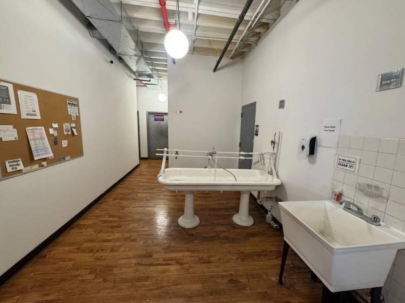 Team Office Space, Workspace, Showroom Available Now (87R#22)