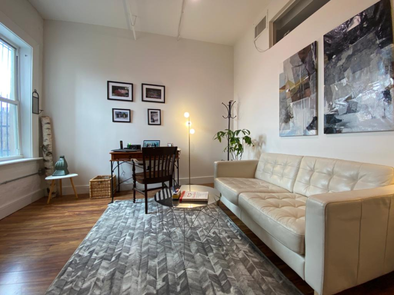 ART STUDIO with WINDOW, Amenities Included (252J #229)