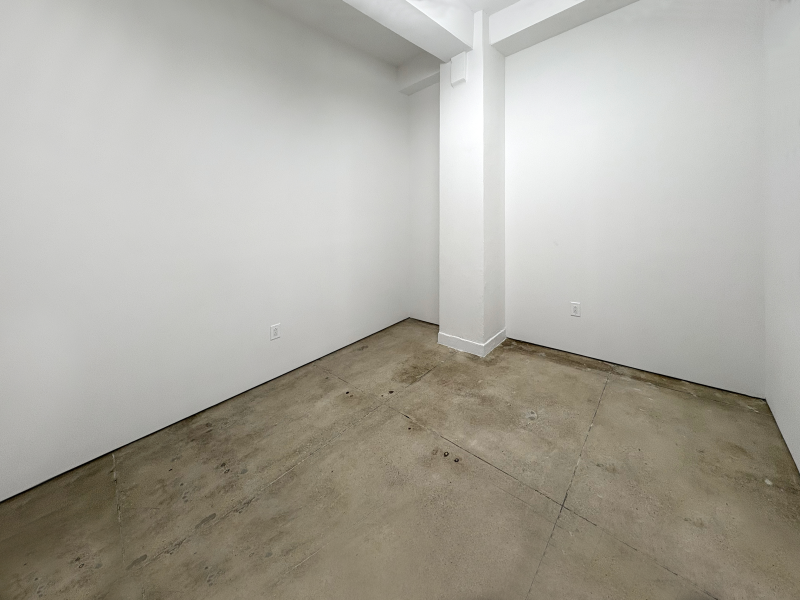 Studio 2422 - YOUR FIRST MANHATTAN ARTIST STUDIO STARTS HERE