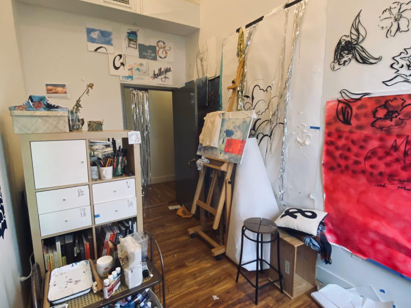 Art Studio Office With Window (252J#313)