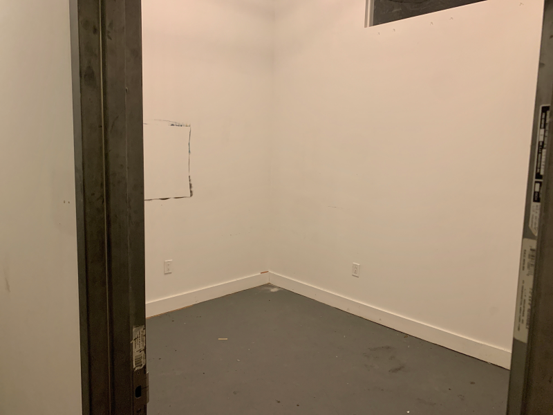 Greenpoint Art Studio / Workspace Near Pulaski Bridge (394M #1B)