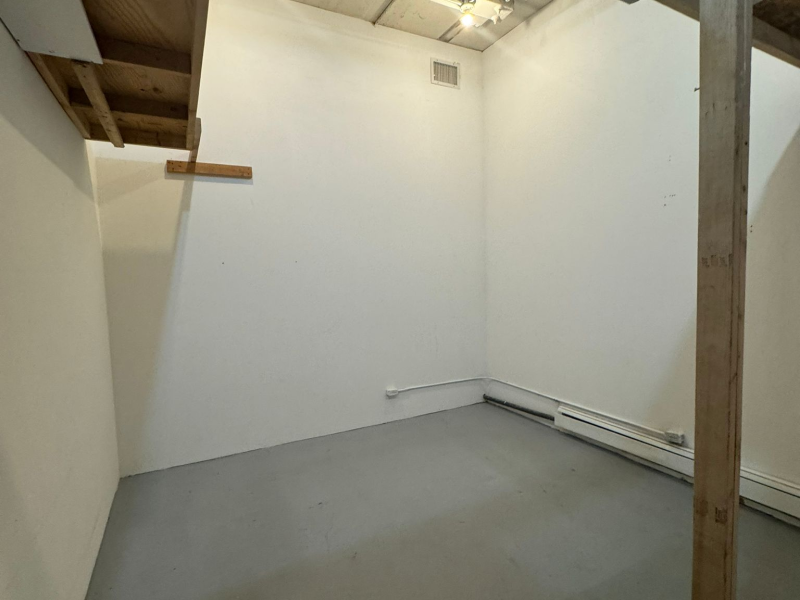 Available Now! Art Studio / Workspace Near Pulaski Bridge (394M #6A)