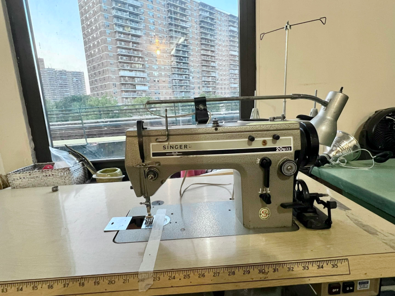 Ⓘⓝⓓⓤⓢⓣⓡⓘⓐⓛ Ⓢⓔⓦⓘⓝⓖ Ⓒⓞⓞⓟ 16 ft² MINI STU