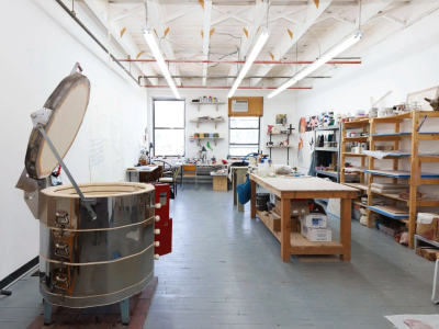 LARGE BRIGHT ART STUDIO FOR RENT, PERFECT FOR PAINT, PHOTOGRAPHY, DESIGN, CERAMICS, ETC.
