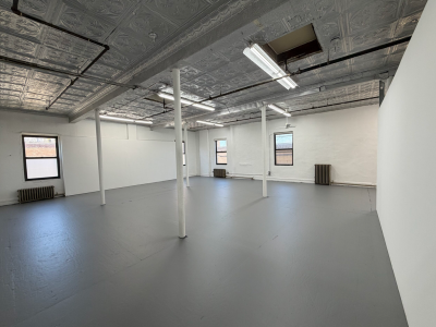 Bright Artist Studio in an Artistic building By Owner