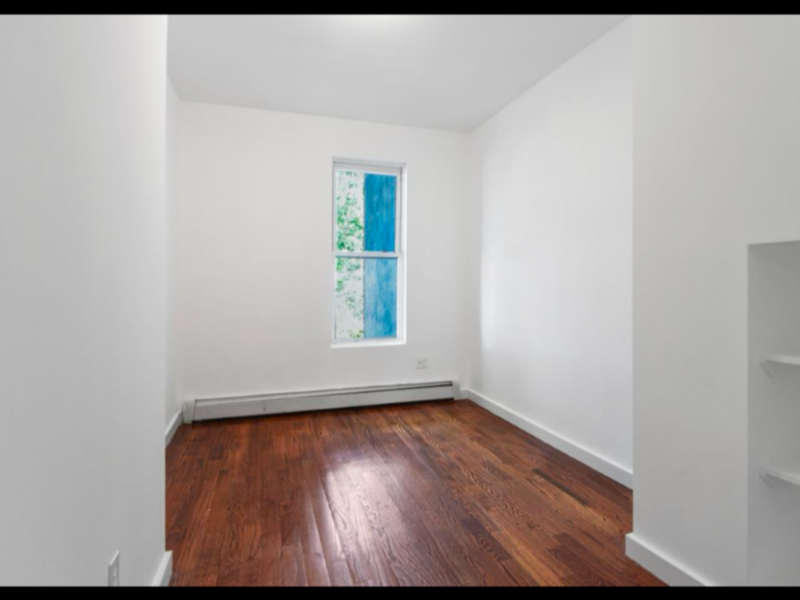 Sun Drenched 2 Bedroom in 2 Family Home