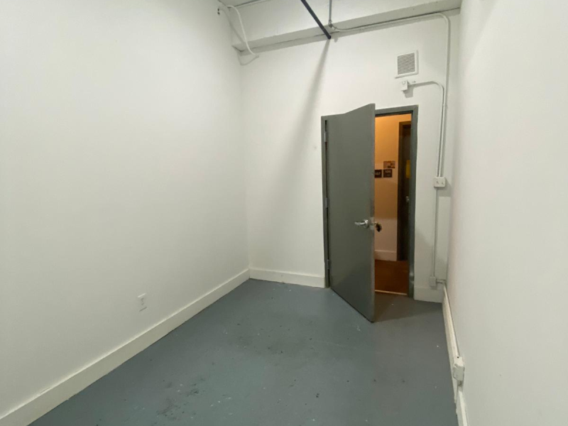 1st Floor Interior Unit Dobbin St. in Greenpoint (117D#113)