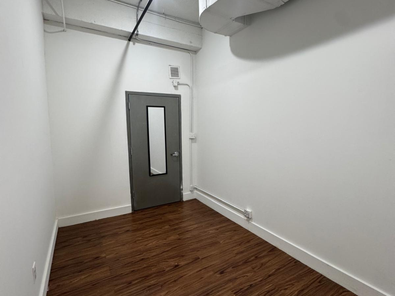 24/7 Commercial Private Office / Art Space (117D #113)