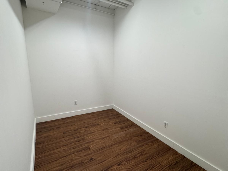 24/7 Commercial Private Office / Art Space (117D #113)