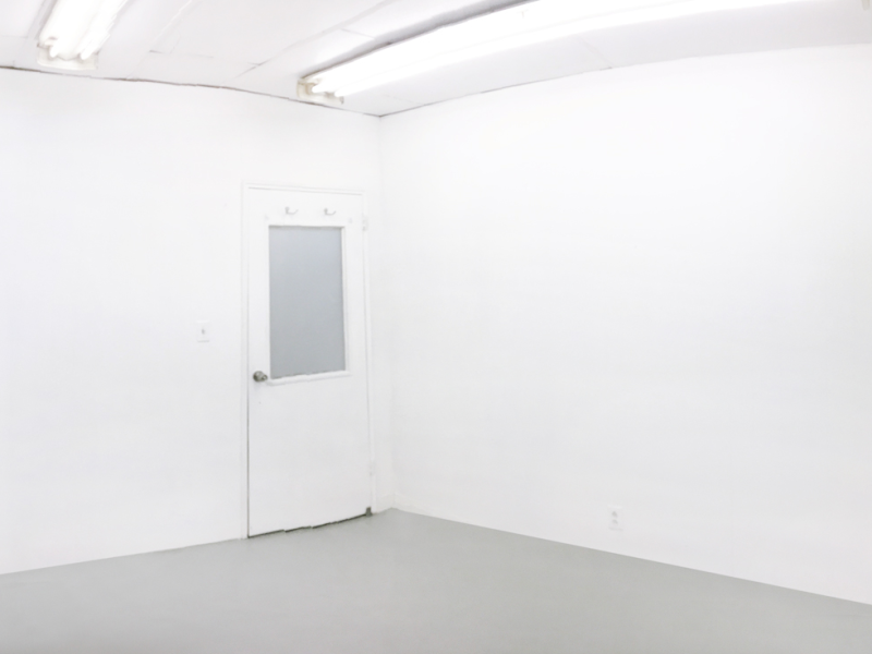$450 - 100 sqft BEAUTIFUL WHITE BOX, bright interior space available! 100% Private studio space - Morgan / Jefferson L train