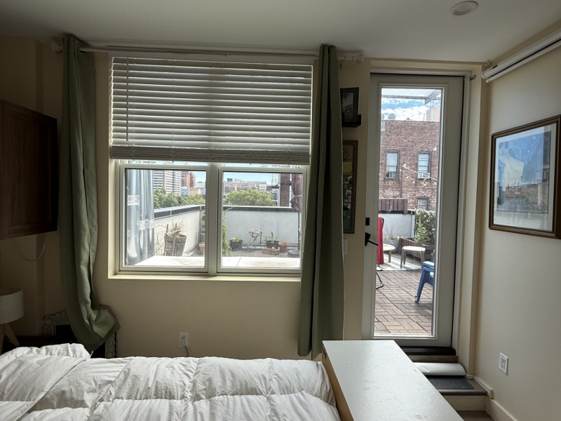 Room With Private Restroom, Entrance and Terrace Near Prospect Park