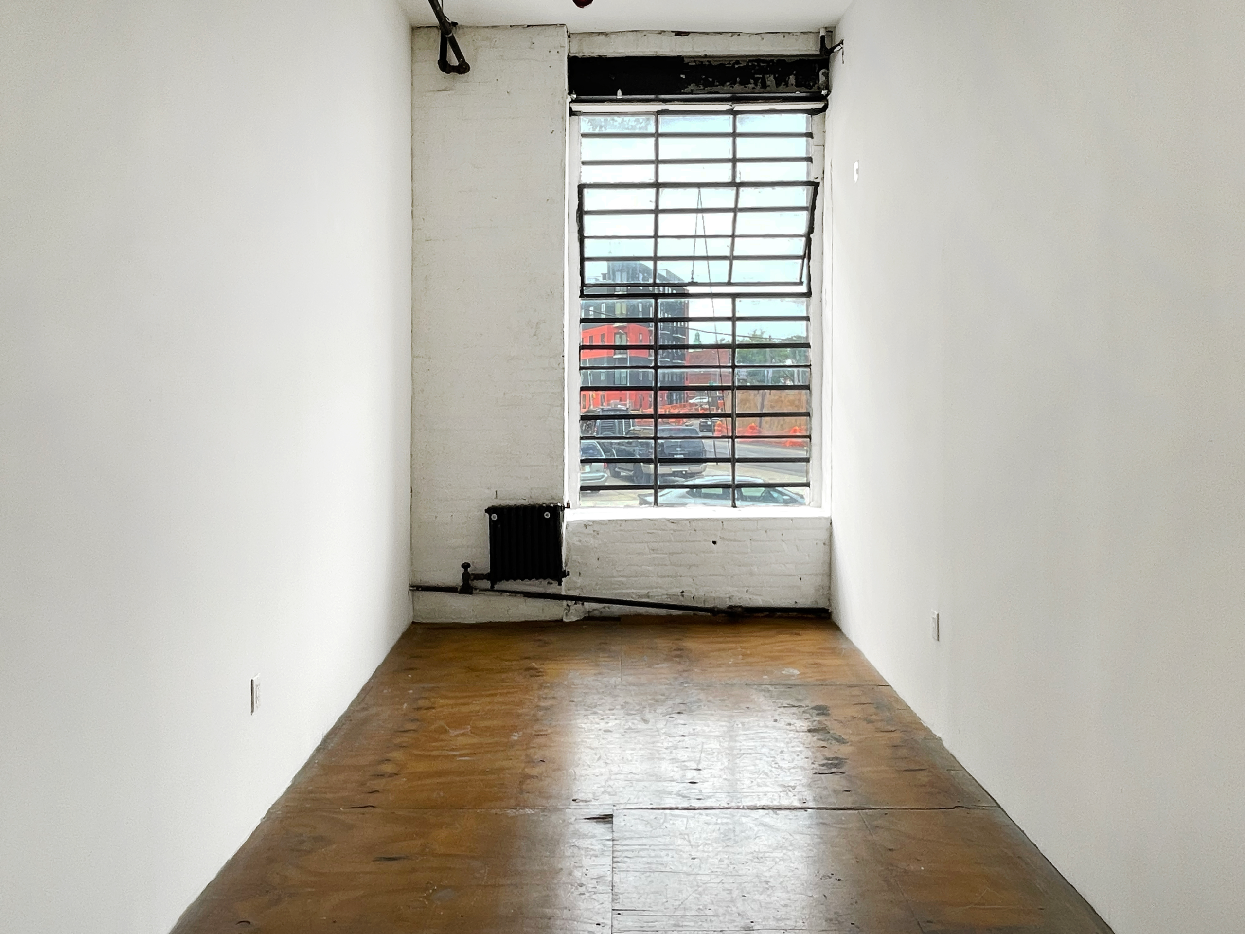 STUDIO 107: BRIGHT PROFESSIONAL ART STUDIO W WINDOW BROOKLYN L TRAIN