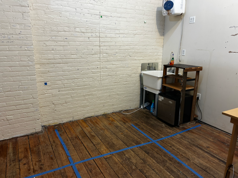 ✨𝕄𝕀ℕ𝕀 𝕊𝕋𝕌𝔻𝕀𝕆✨ 3 left! Industrial Sewing Coop